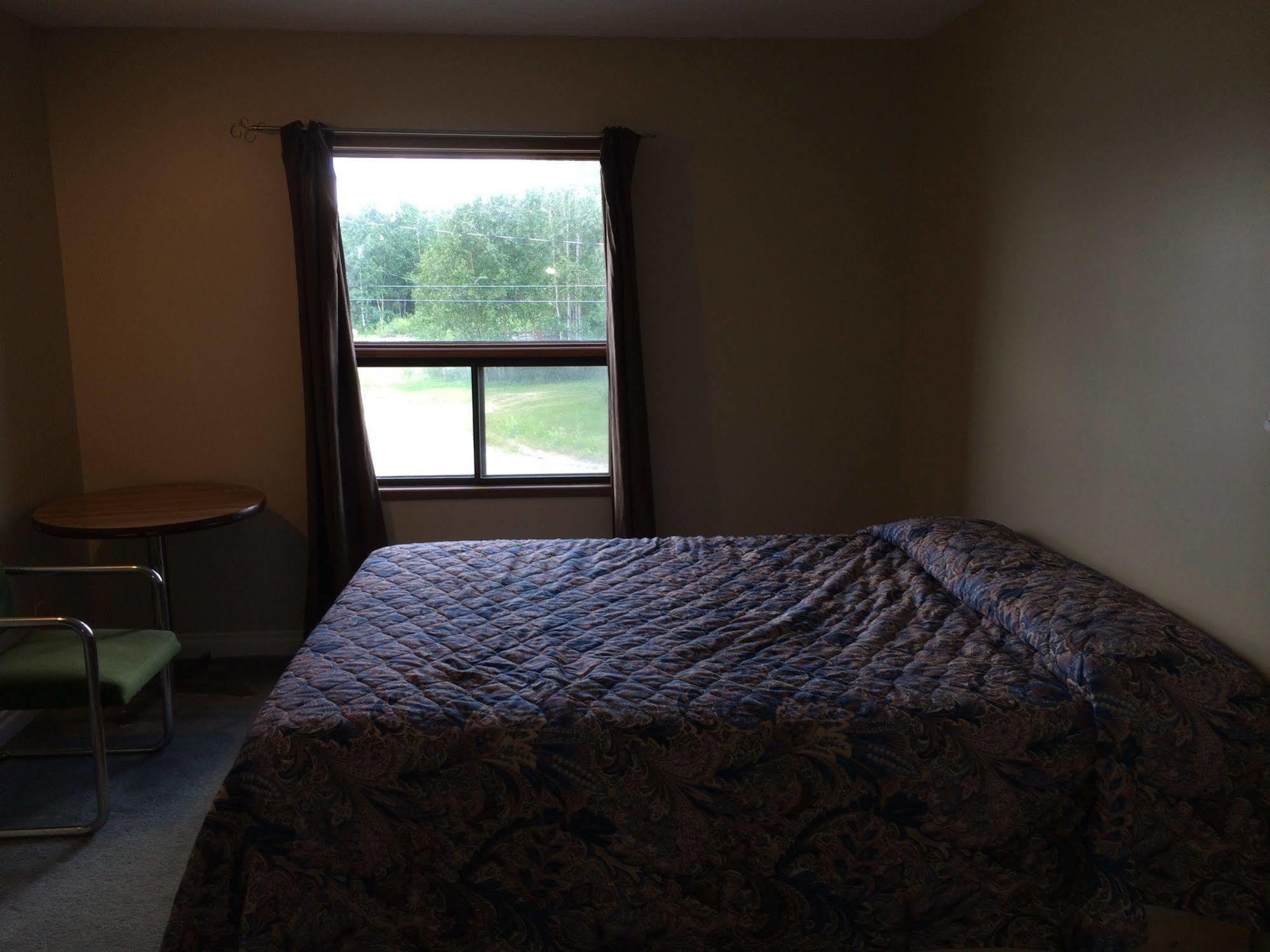 Pickle Lake Hotel Esterno foto