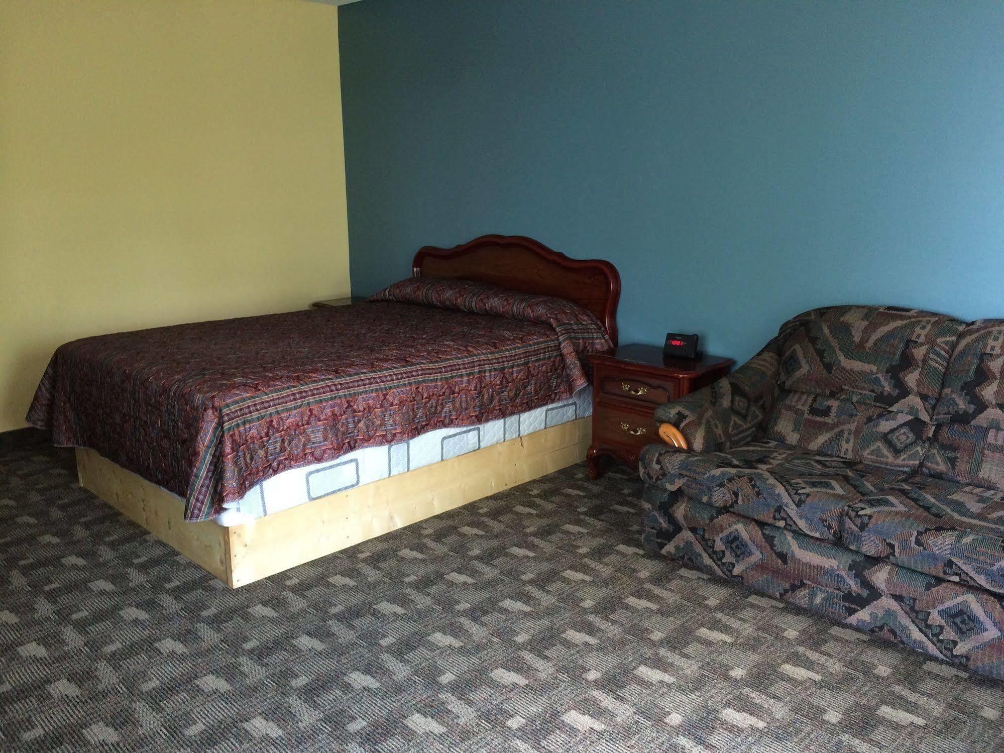 Pickle Lake Hotel Esterno foto